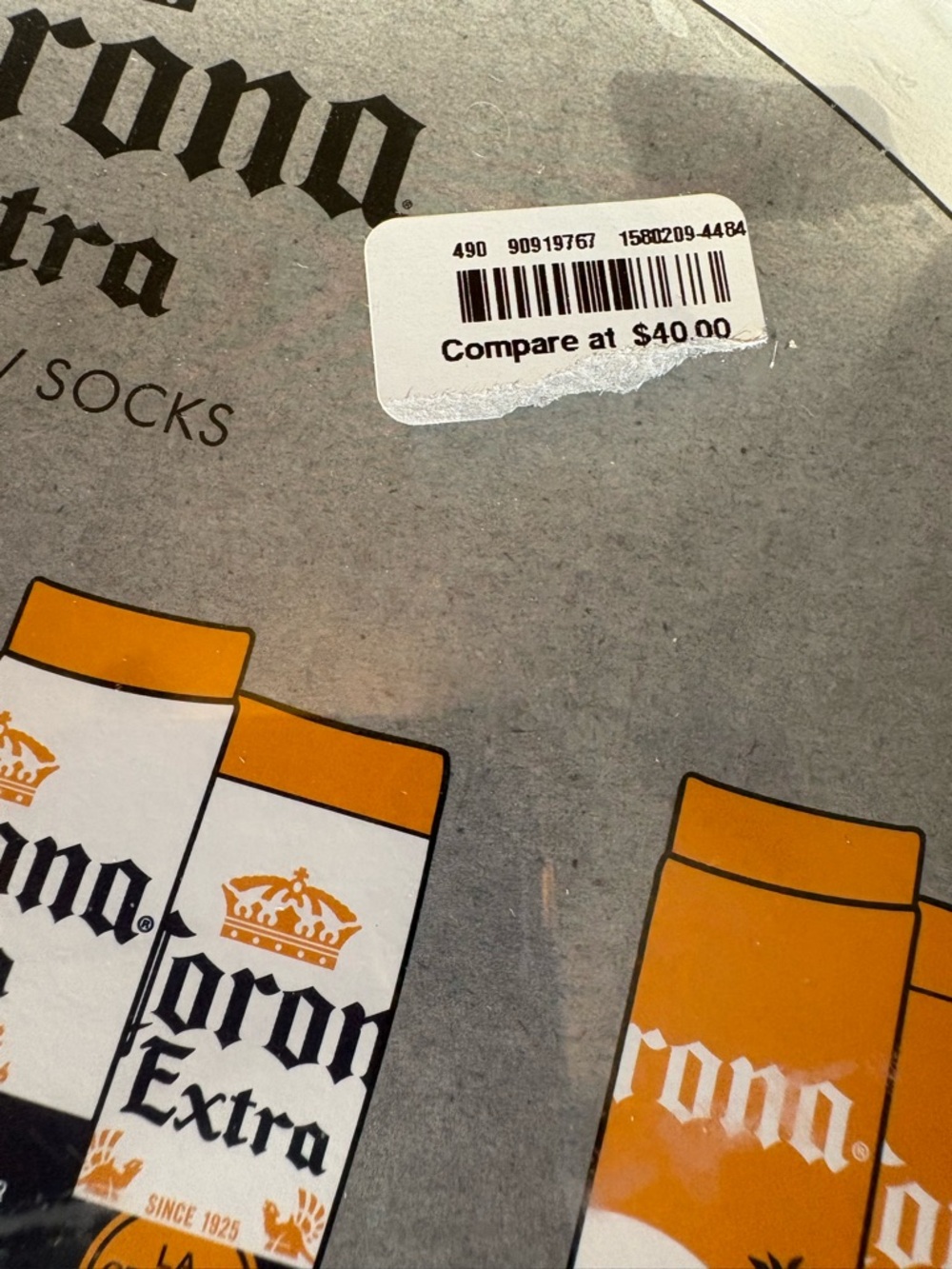 Corona NWT Men’s 4-Pack Crew Socks - Blue, White, Gold, serving tray included. - Picture 3 of 5